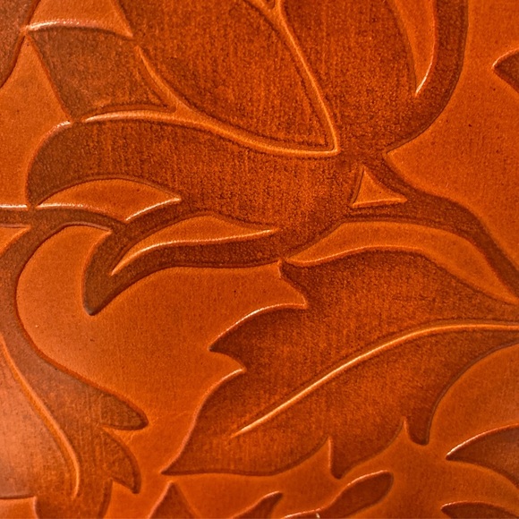 👜🌷 NWT Valentina Floral Embossed Leather Crossbody Burnished Brown Italy - Picture 12 of 13